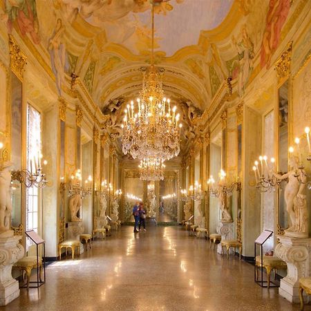 Апартаменты The First Luccoli Garibaldi Rolli Генуя Экстерьер фото